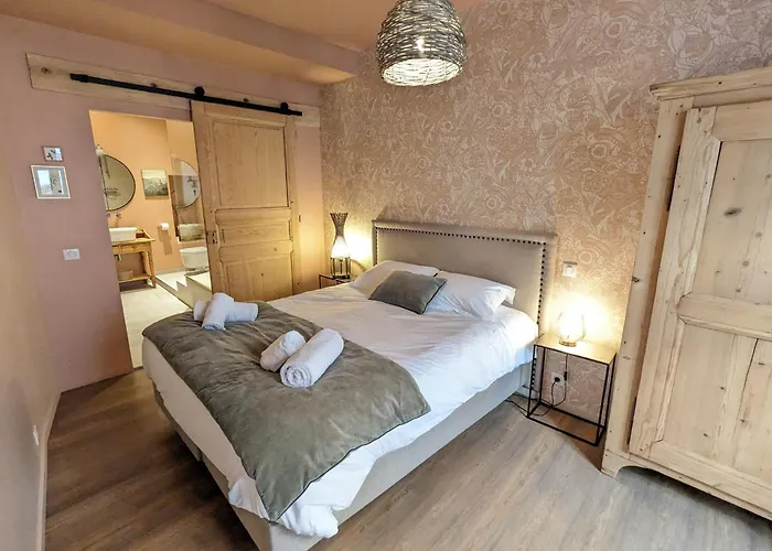 Appartement A Travers Champs Avec Sauna Et Parking